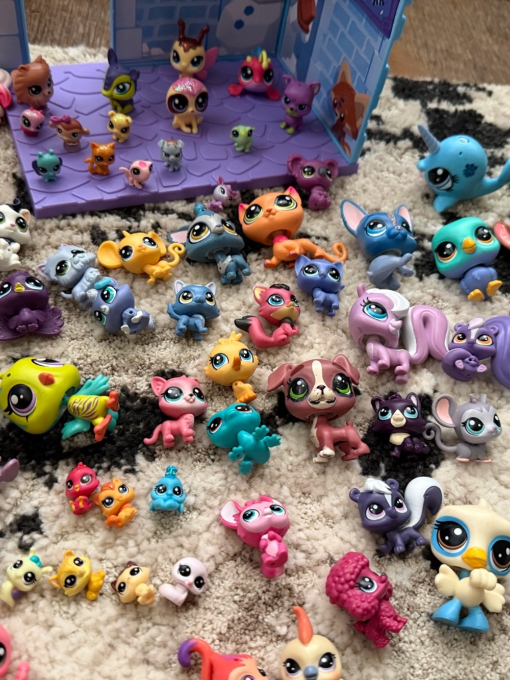 Littlest Pet Shop Assorted Small Pets - Mixed Colors - Picture 5 of 9